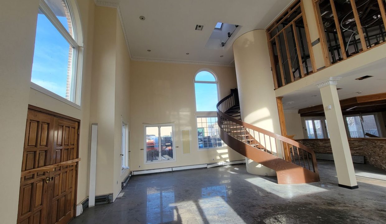 6917 Avenue W 00001
