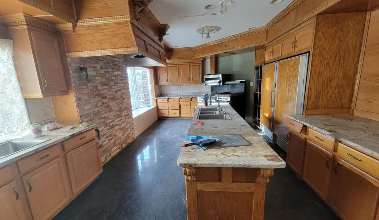 6917 Avenue W 00010