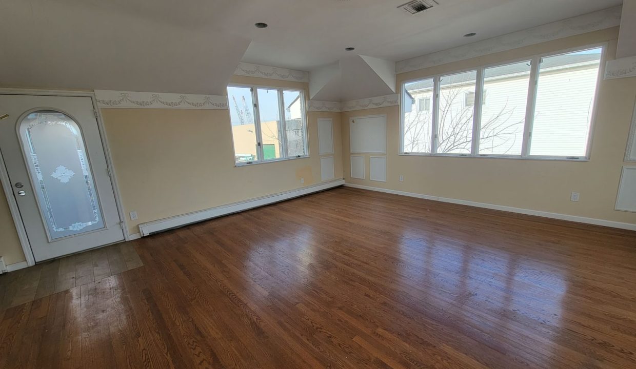 6917 Avenue W 00017