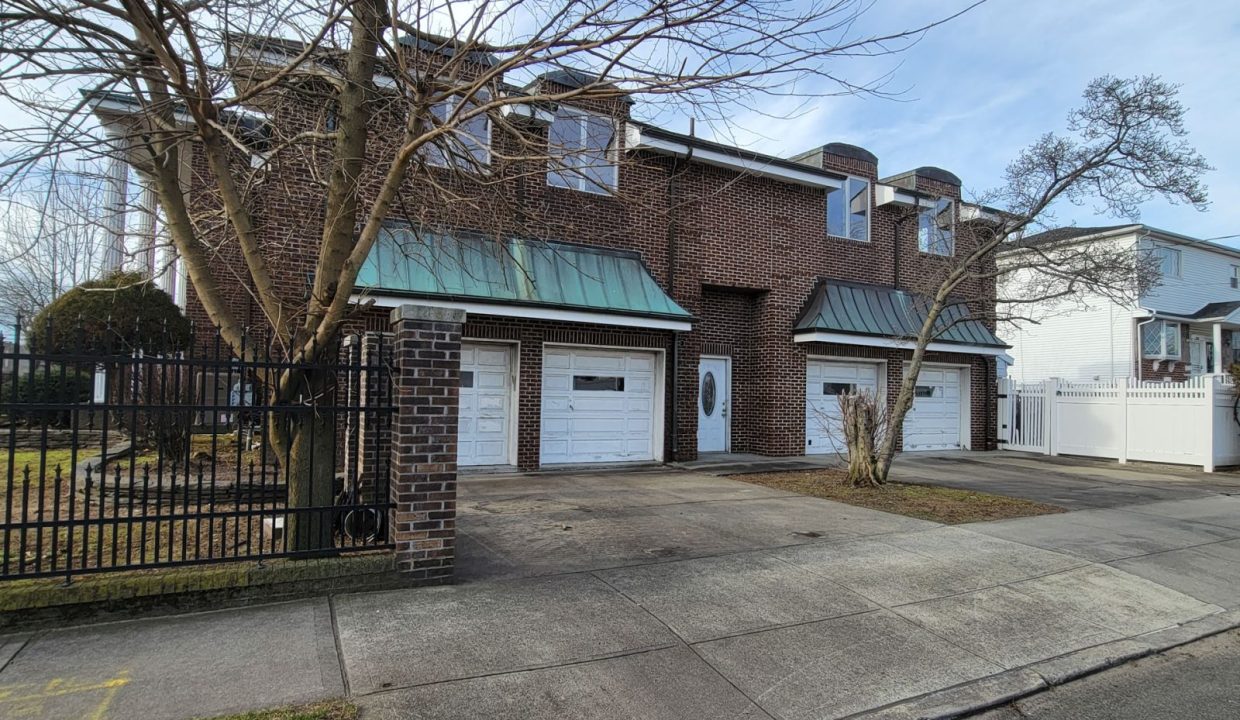 6917 Avenue W 00024