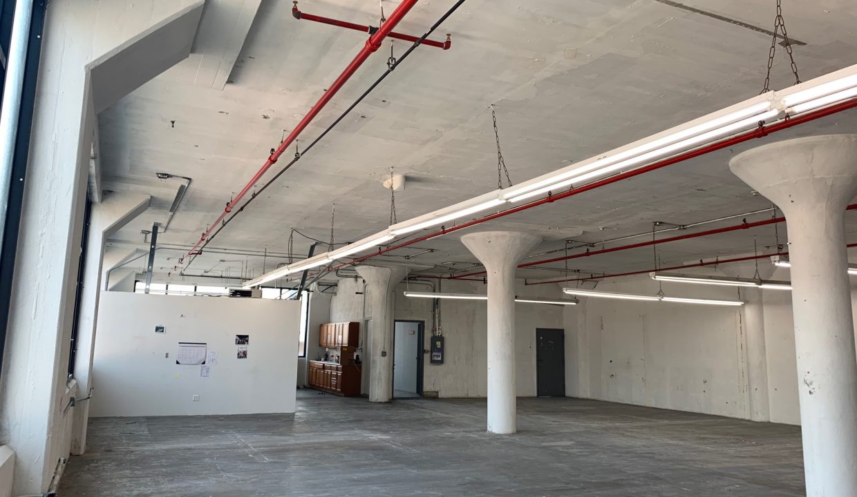 2 New Interior Photo 38 20 30th St