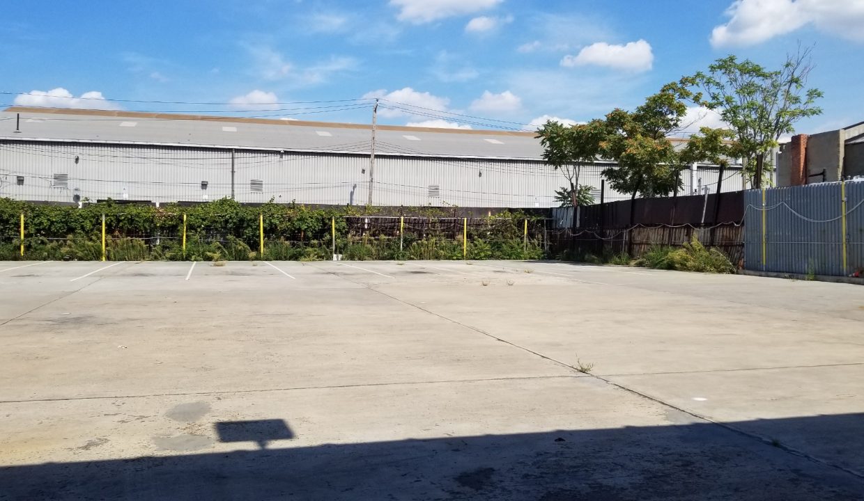 1 Exterior 23 41 Ferris St