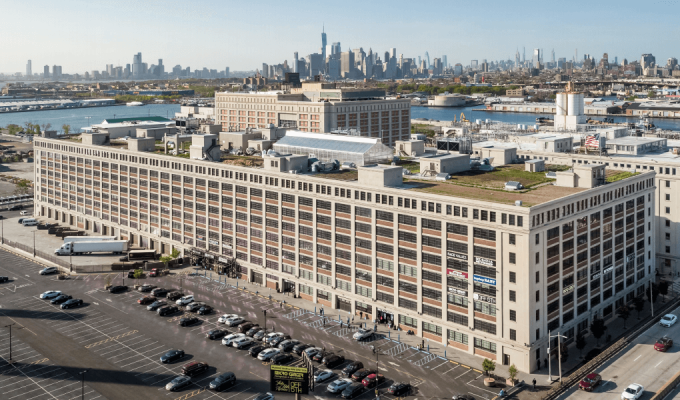 Exterior 850 Third Ave 1