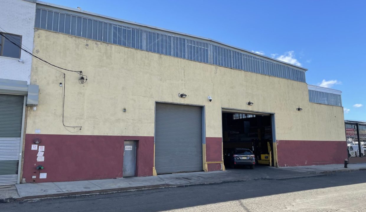 Exterior 56 96 49th Pl, Maspeth