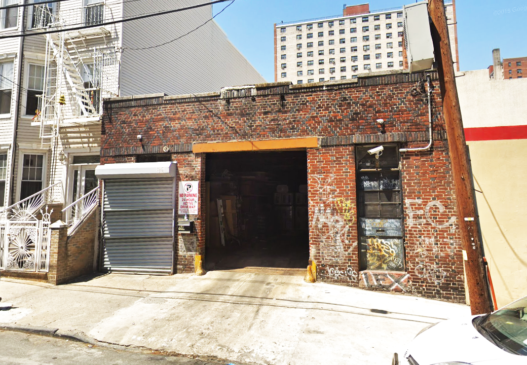 Exterior 521 Concord Ave